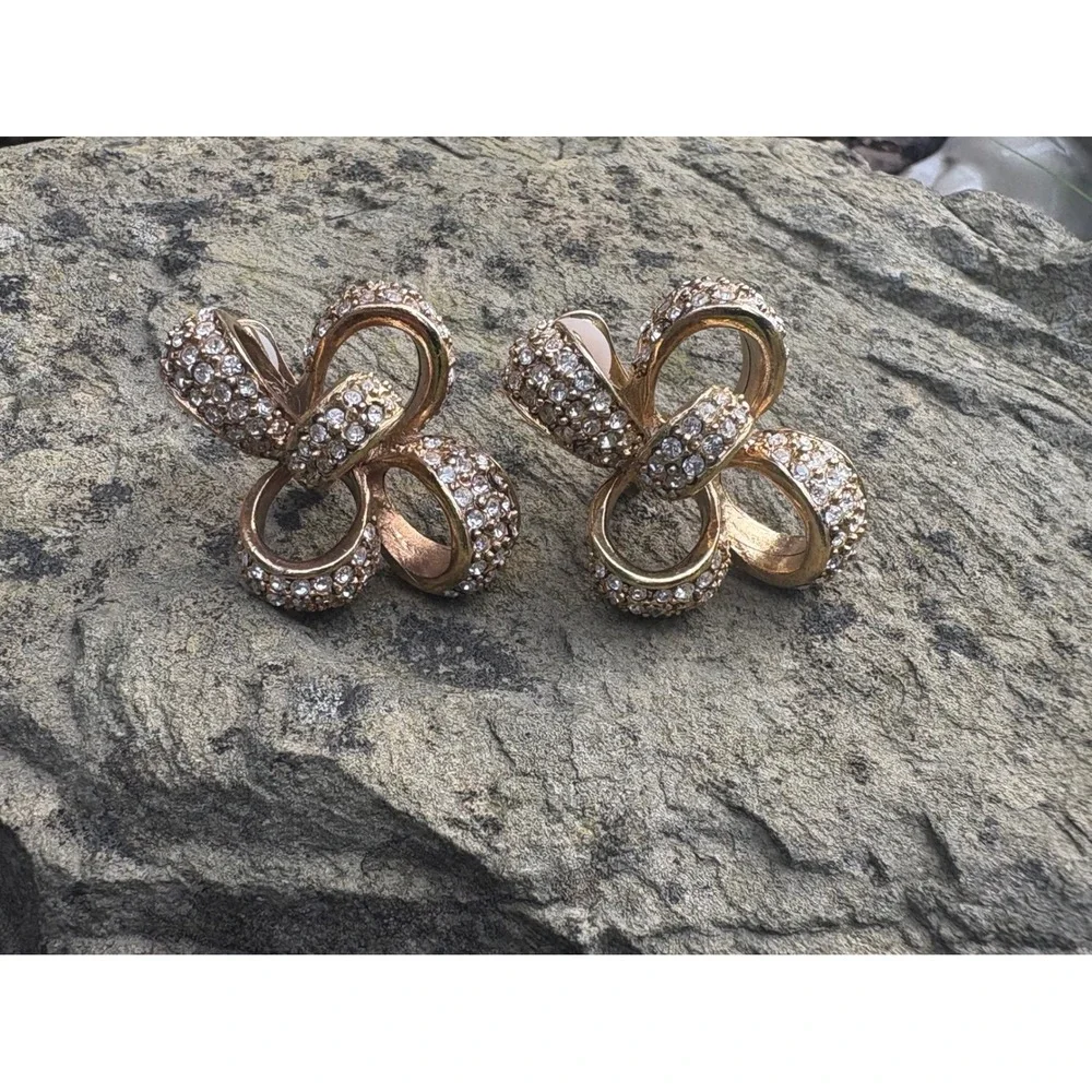 Oscar de la Renta Gold Clover Pavé Crystal Clip-On Earrings‎ OS